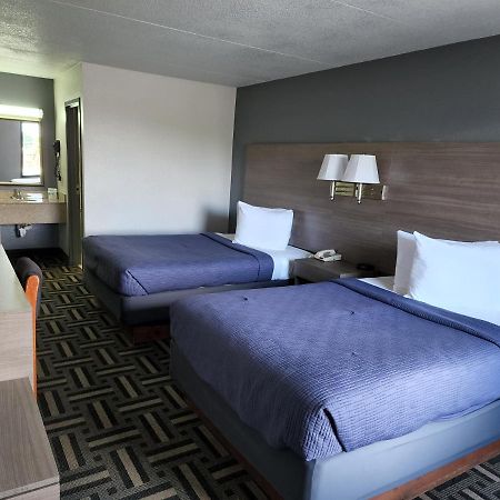 Relax Inn Hendersonville Bagian luar foto