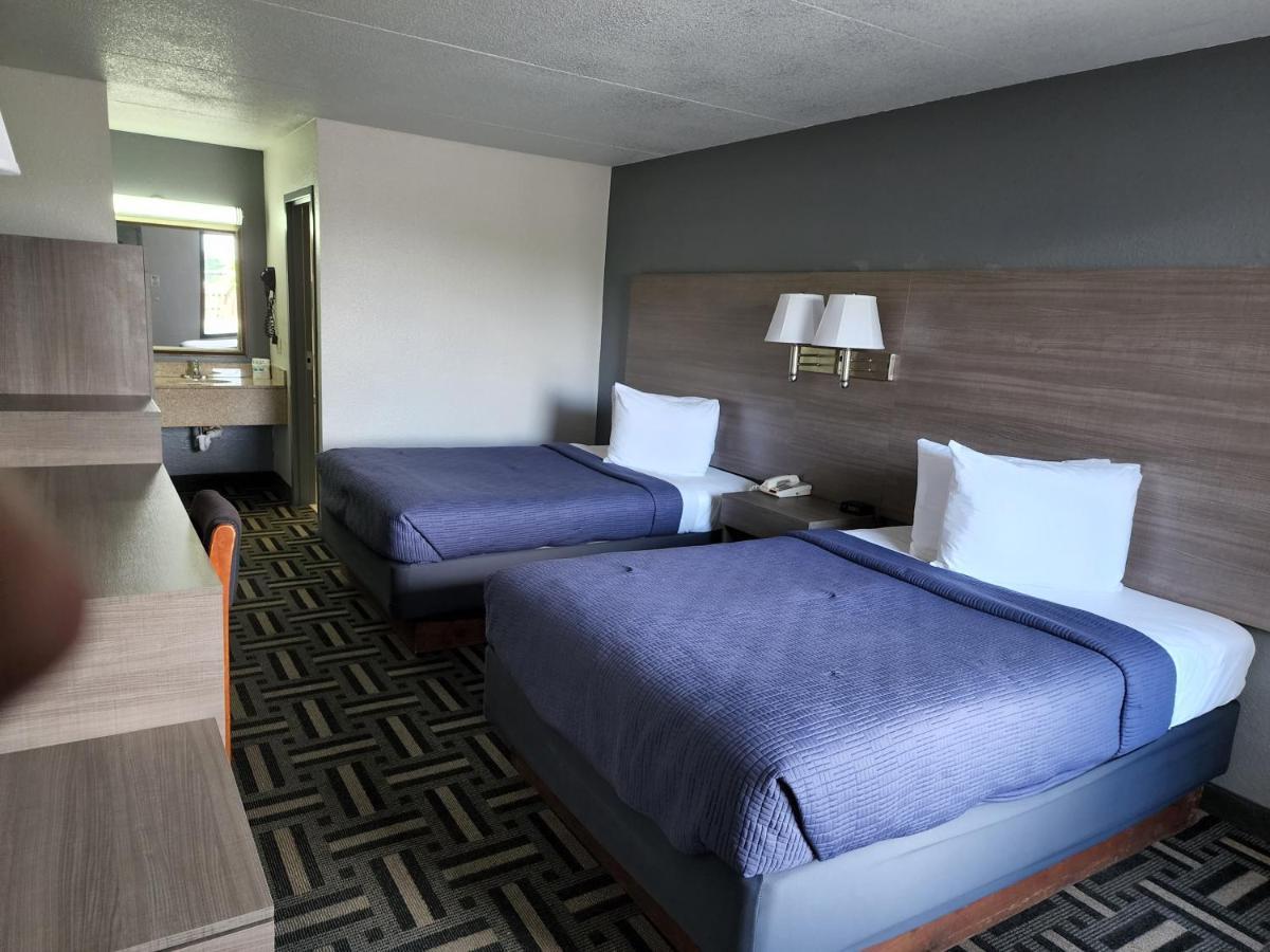 Relax Inn Hendersonville Bagian luar foto
