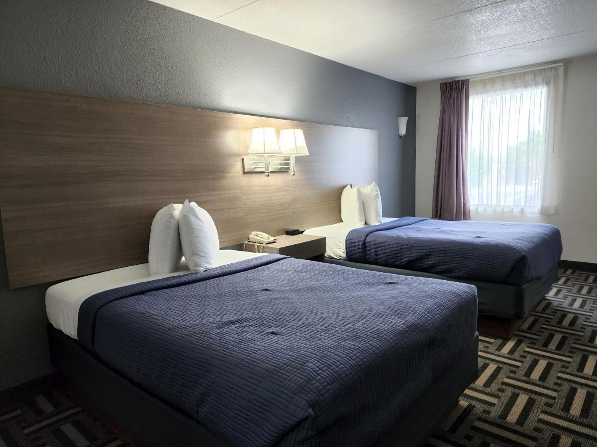 Relax Inn Hendersonville Bagian luar foto