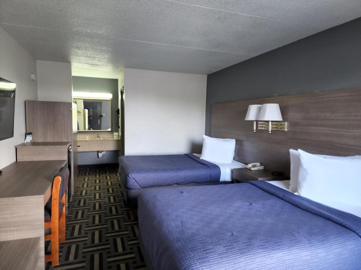Relax Inn Hendersonville Bagian luar foto
