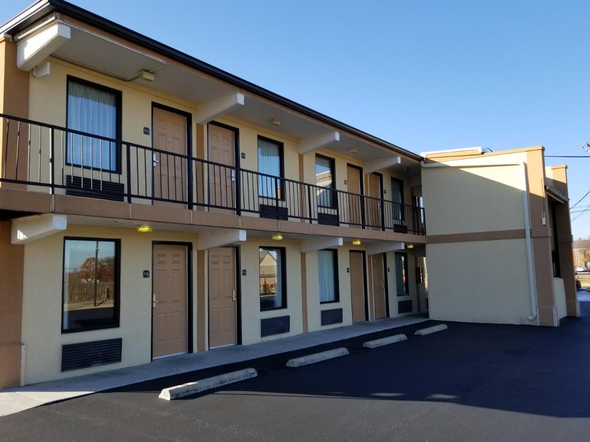 Relax Inn Hendersonville Bagian luar foto